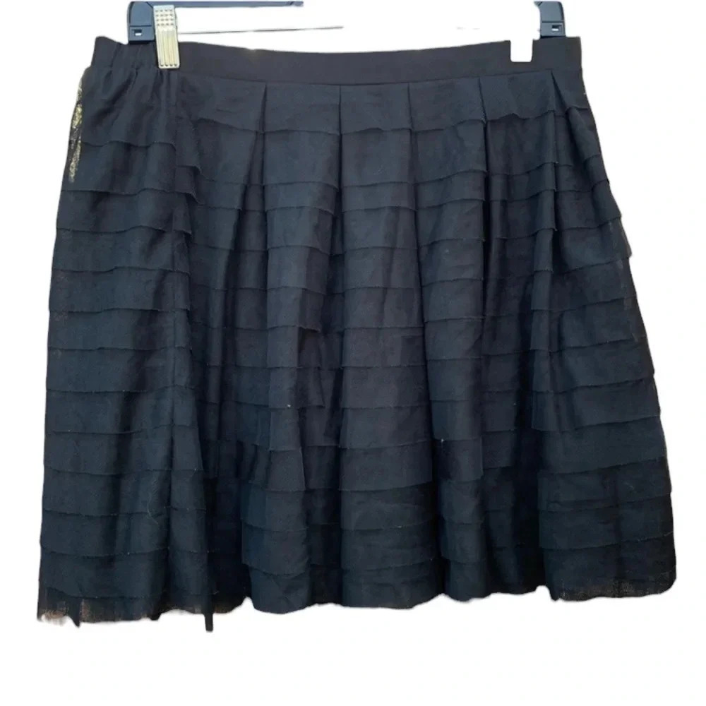 Bcbgmaxazria women's small ruffled black tutu skirt, waist 16", length 18 1/2"